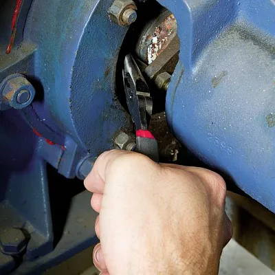 Pinza piegata a becchi mezzotondi 115 CP