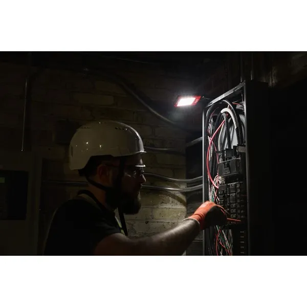 Faretto LED tascabile ricaricabile interna 500 lumen IRFFL