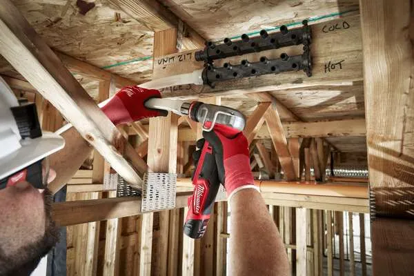 Espansore compatto Milwaukee per sistema UPONOR Q&E M12 FPXP