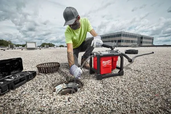 Stasatrice compatta Milwaukee M18 FCSSM