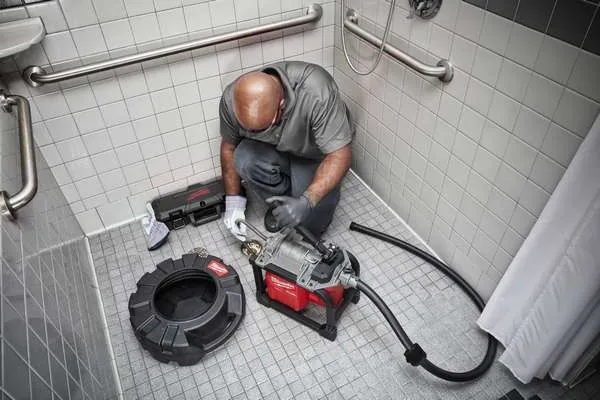 Stasatrice compatta Milwaukee M18 FCSSM