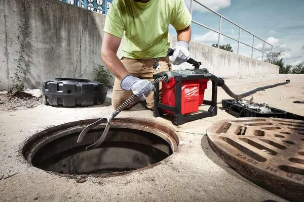 Stasatrice compatta Milwaukee M18 FCSSM