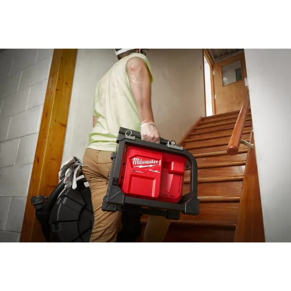 Stasatrice compatta a batteria 18 Volt 12.0Ah M18FCSSM