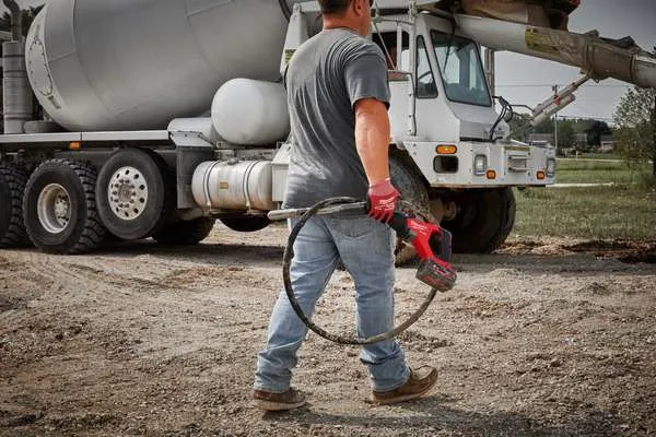 Vibratori per calcestruzzo ad ago Milwaukee M18 FCVN