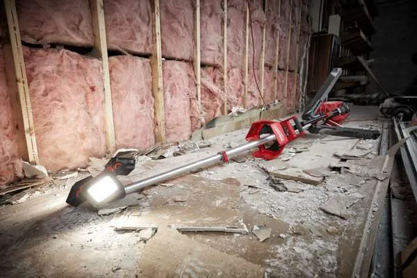 Torre faro led multidirezionale Milwaukee M18 HOSALC-0