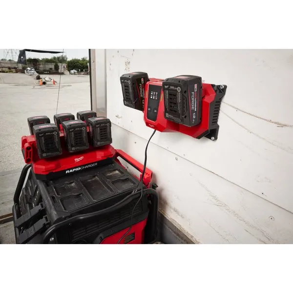 ?Caricabatterie M18 per mezzi mobili M18MDBSC