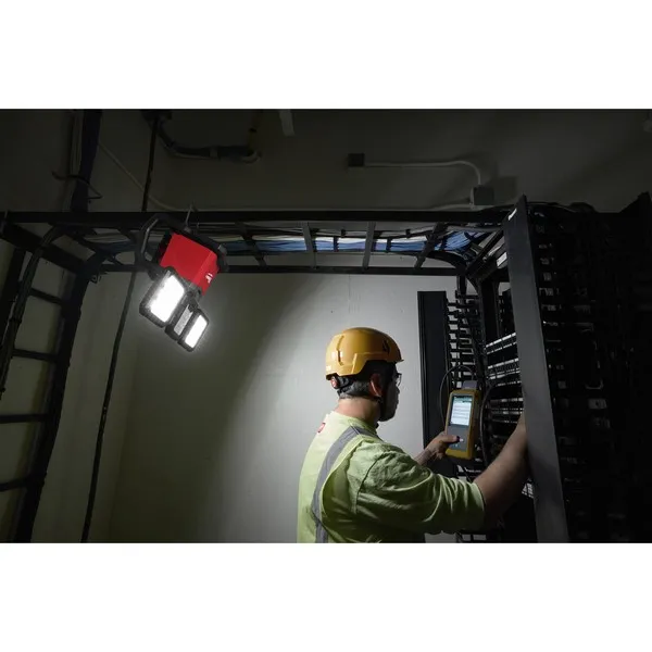 Faro LED 18V 3 teste M18MDTL