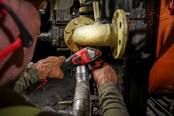 Smerigliatrice angolare Milwaukee M18 ONEFSAG125XB-0X