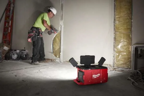 Faro Milwaukee PACKOUT M18 POALC-0