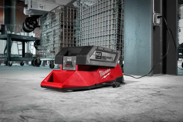 Caricabatterie Milwaukee RedLithium MXF C