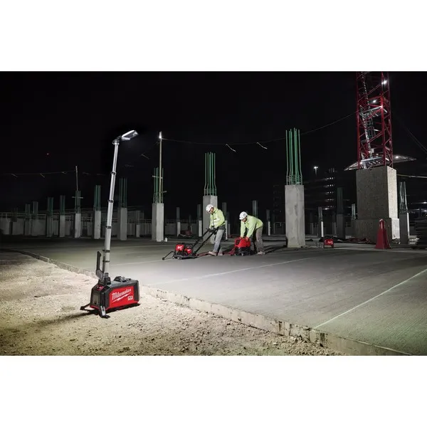 Torre Faro compatta 15.000 lumen MX FUEL Packout MX TLIC
